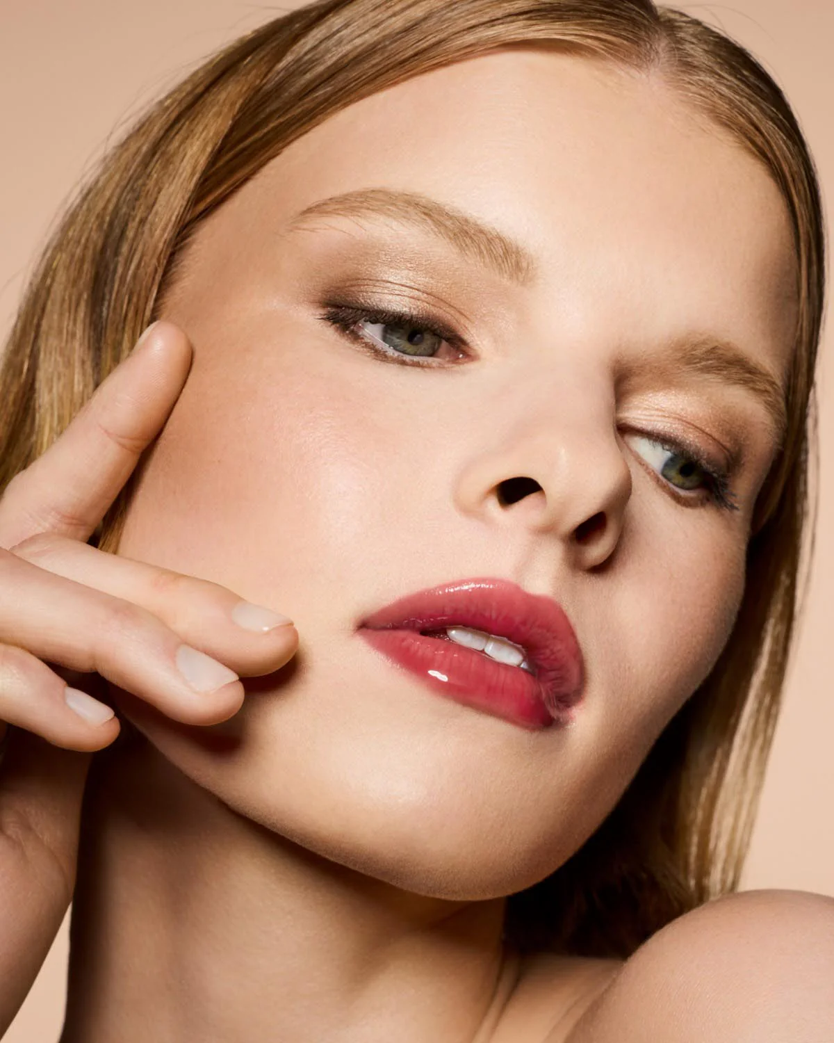 Gloss Bomb Heat Universal Lip Luminizer + Plumper — Hot Cherry - Image 3