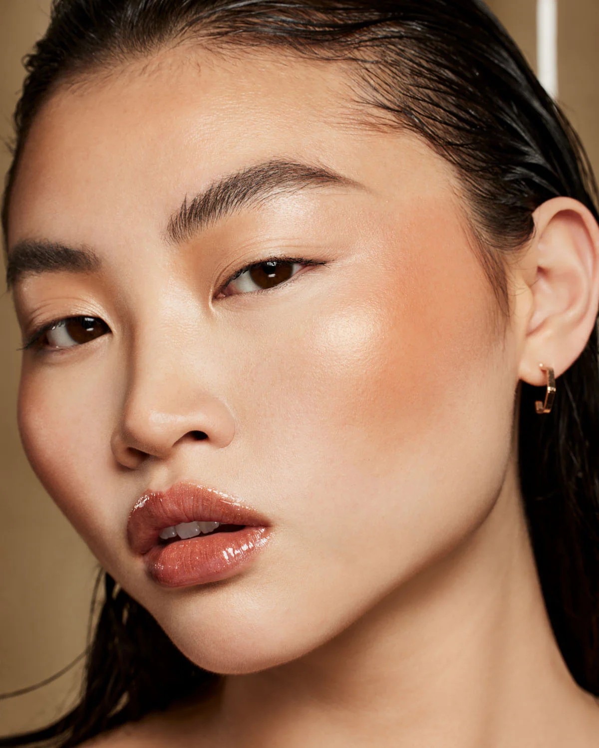 Hot Cheeks Baked Blush — Juicy Peach - Image 6