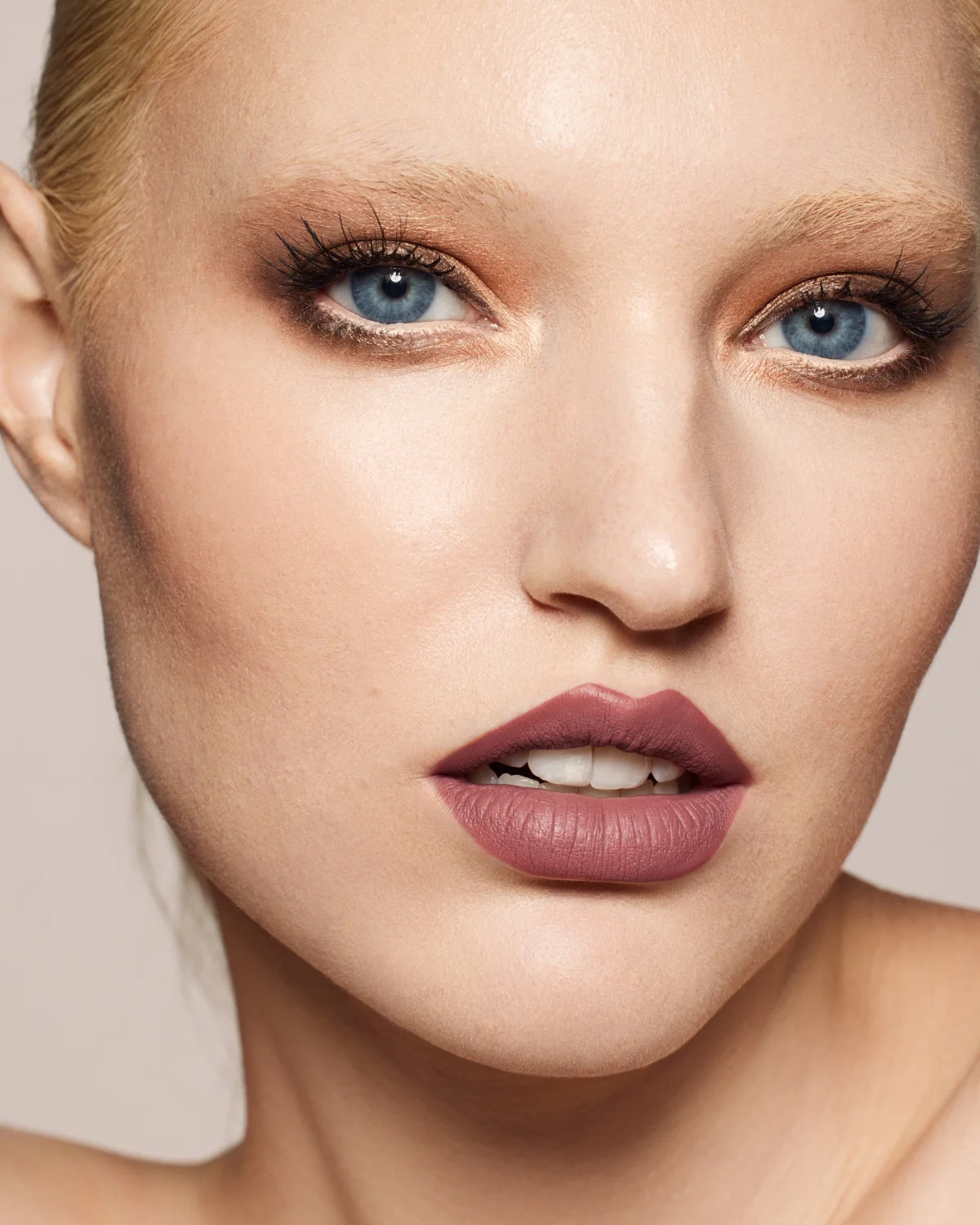 Stunna Lip Paint Longwear Fluid Lip Color — Uncuffed - Image 5