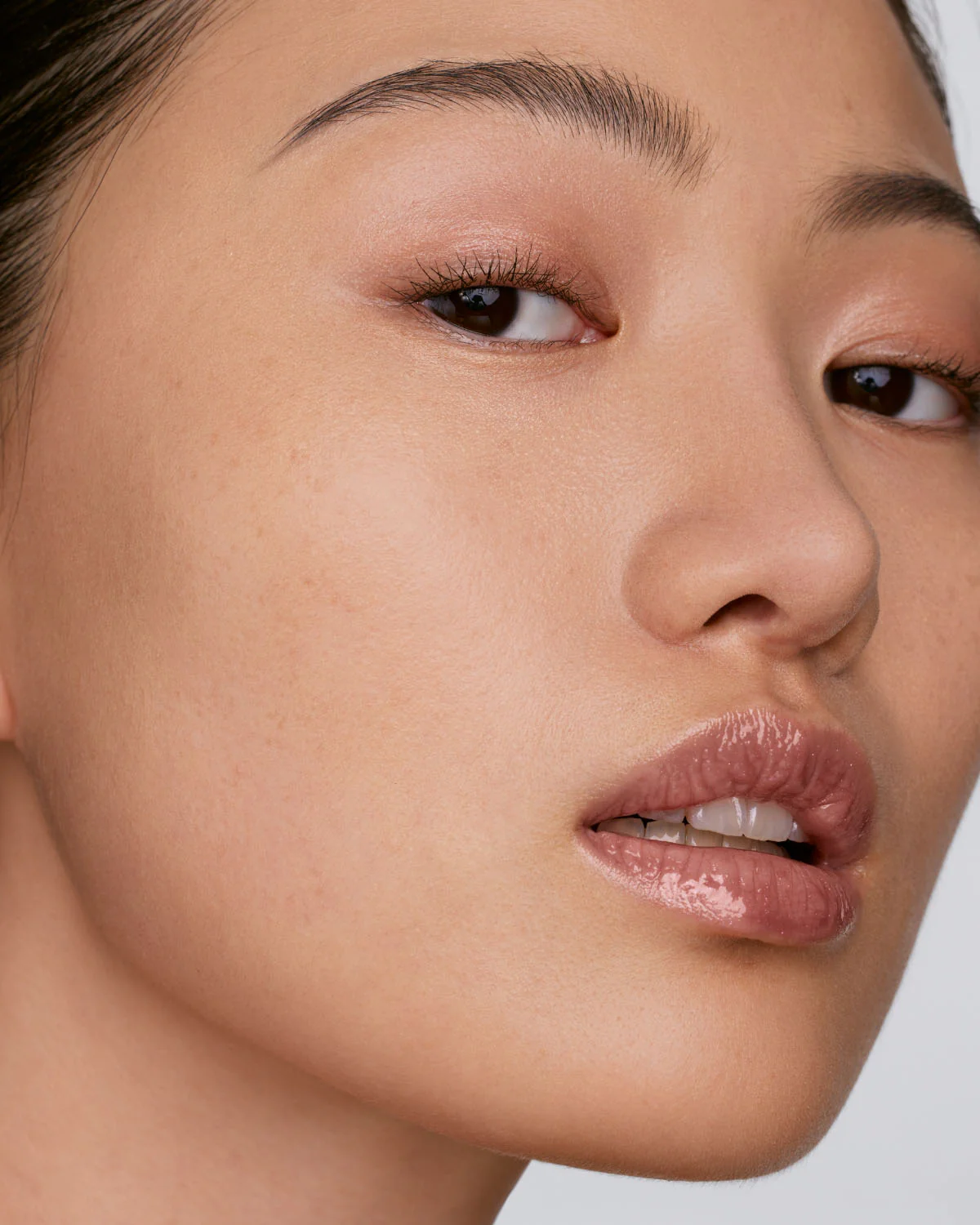 We're Even Mini Hydrating Longwear Concealer — 160W - Image 3