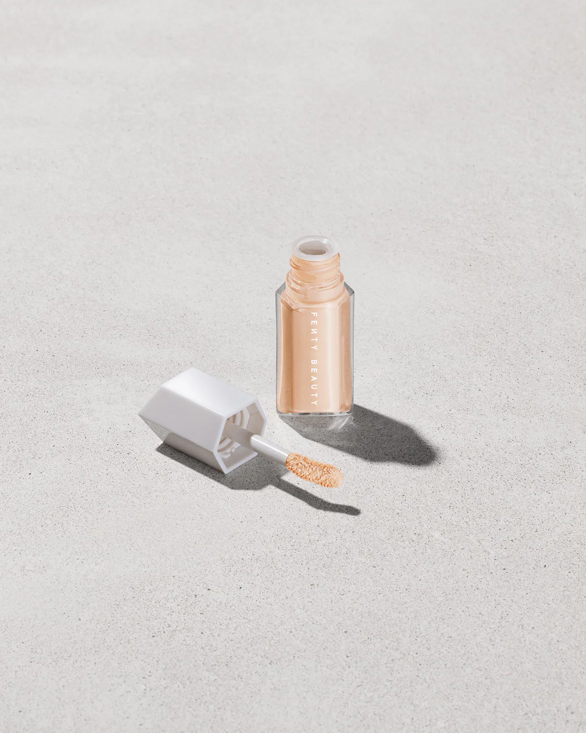We're Even Mini Hydrating Longwear Concealer — 200C