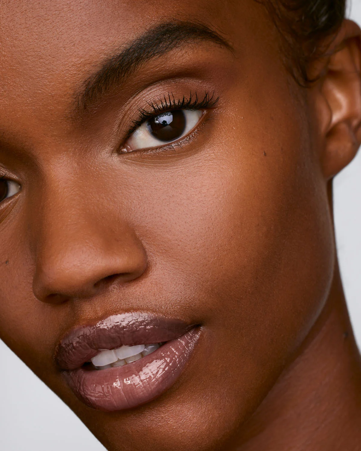 We're Even Mini Hydrating Longwear Concealer — 420W - Image 3